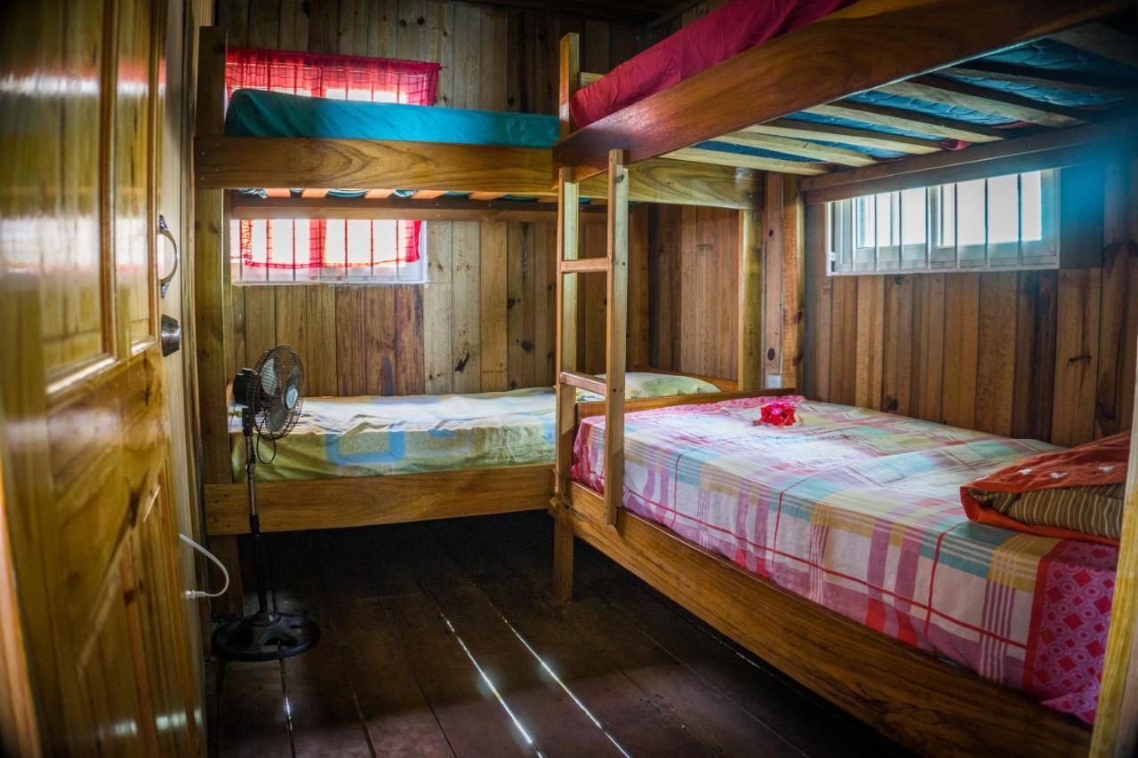 Hostal On The Sea Bocas del Toro Exterior photo